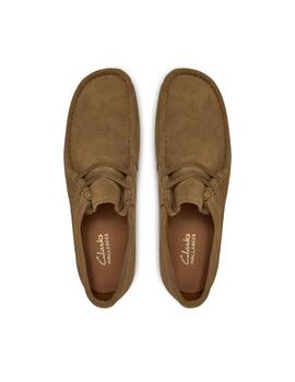 Zapato de Clarks Wallabe dark sand hombre