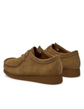 Zapato de Clarks Wallabe dark sand hombre