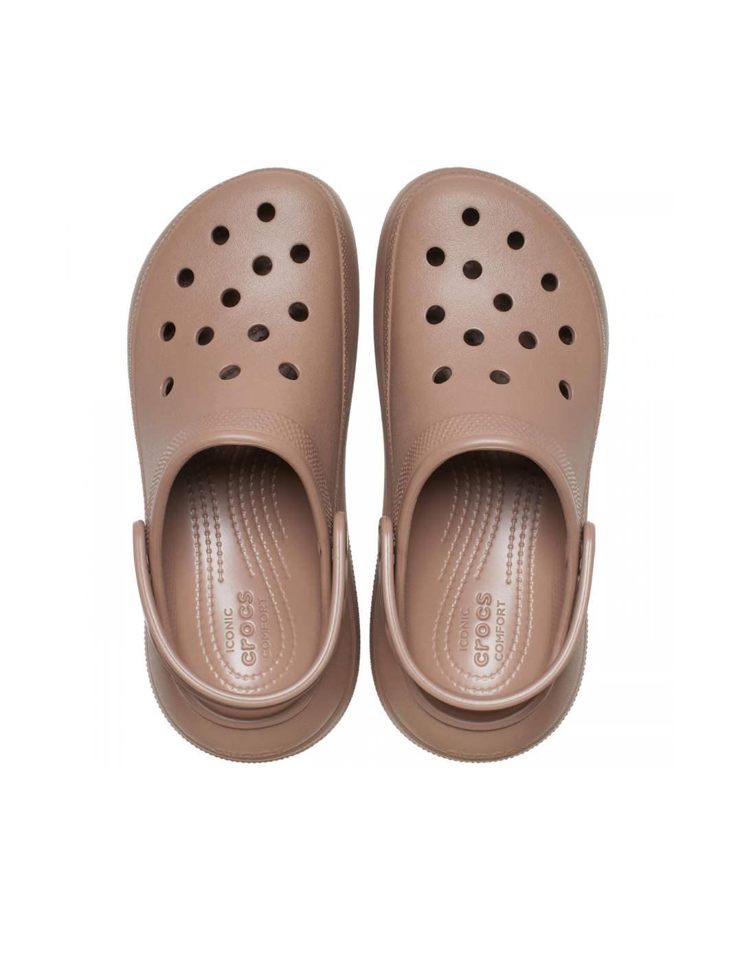 Zuecos Crocs Crush U en latte 