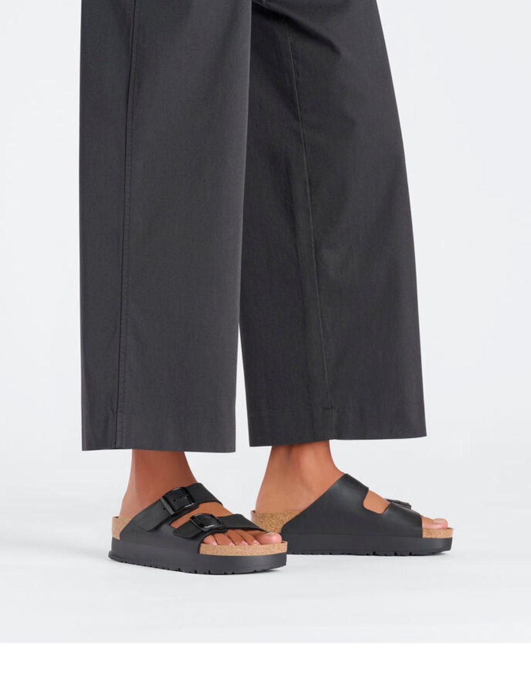 Sandalia Birkenstock Plataforma en negro mujer