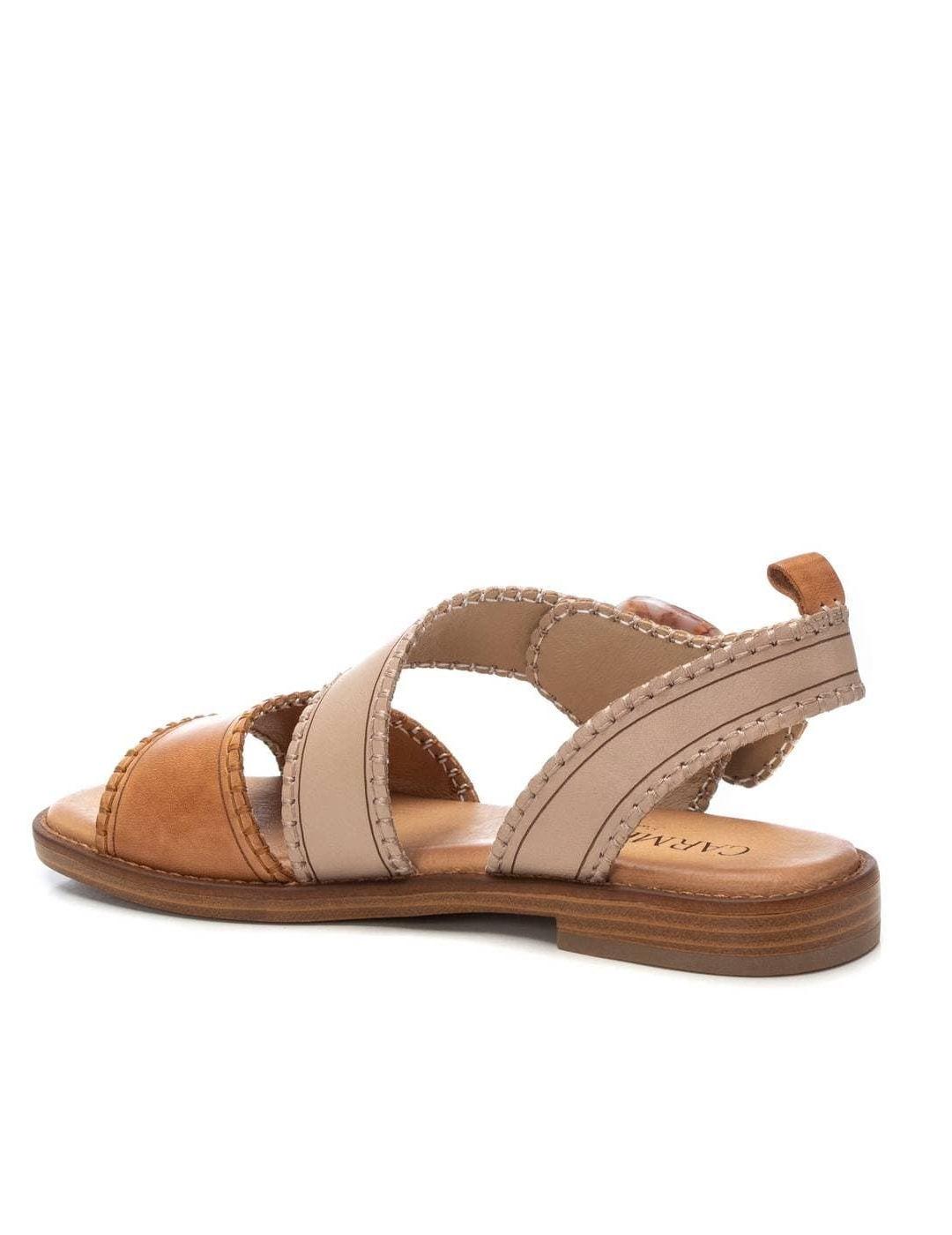 Sandalia plana Carmela combinada camel mujer