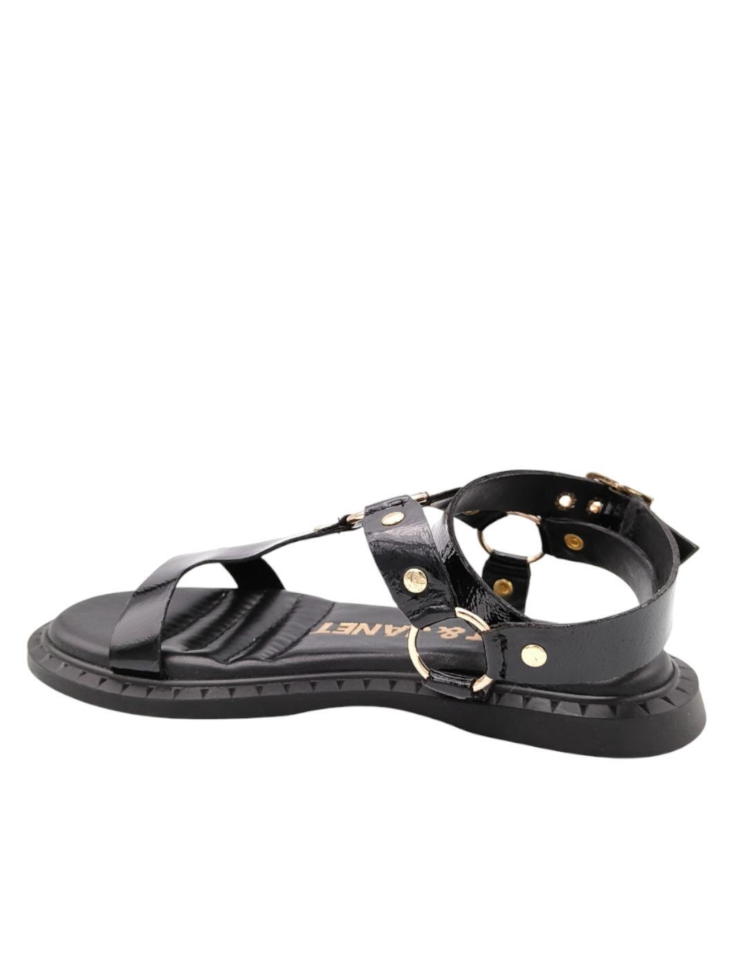 Sandalias Janet de tiras en charol negro