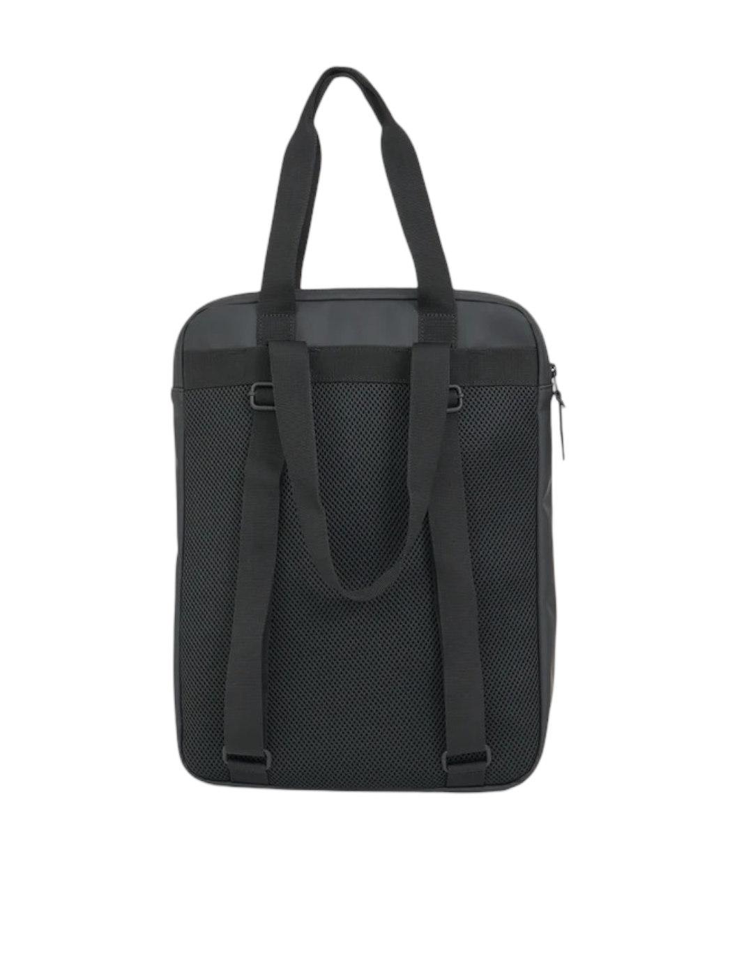 Mochila TANTÄ bubutsa en negro